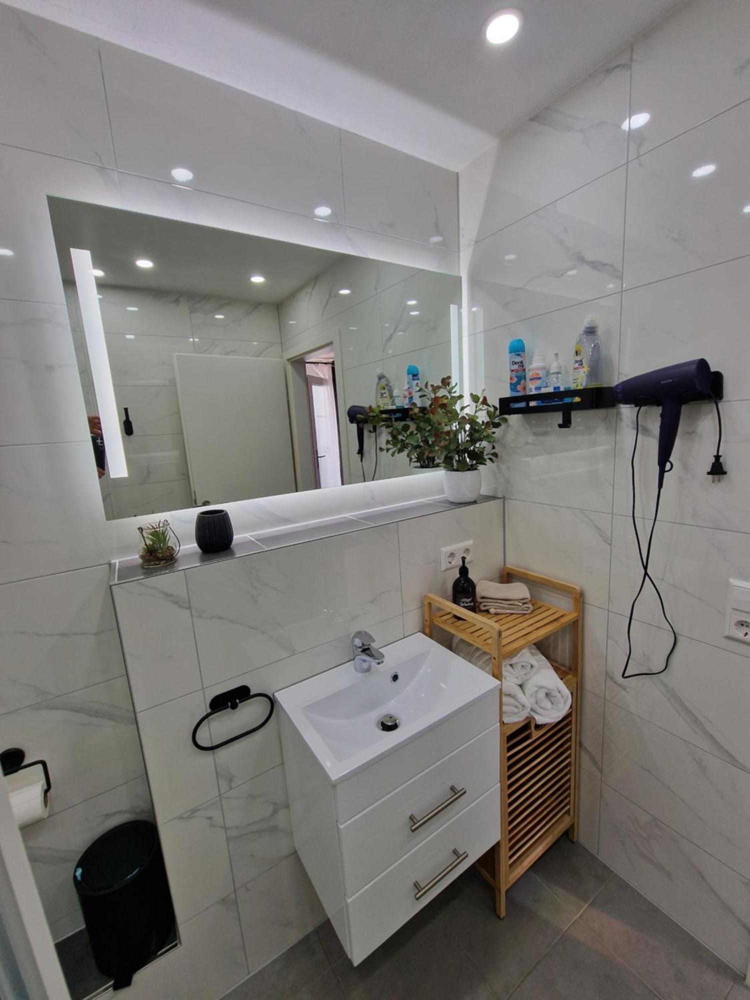 Sweet Retreat Apartment Lahr ลาร์ ภายนอก รูปภาพ
