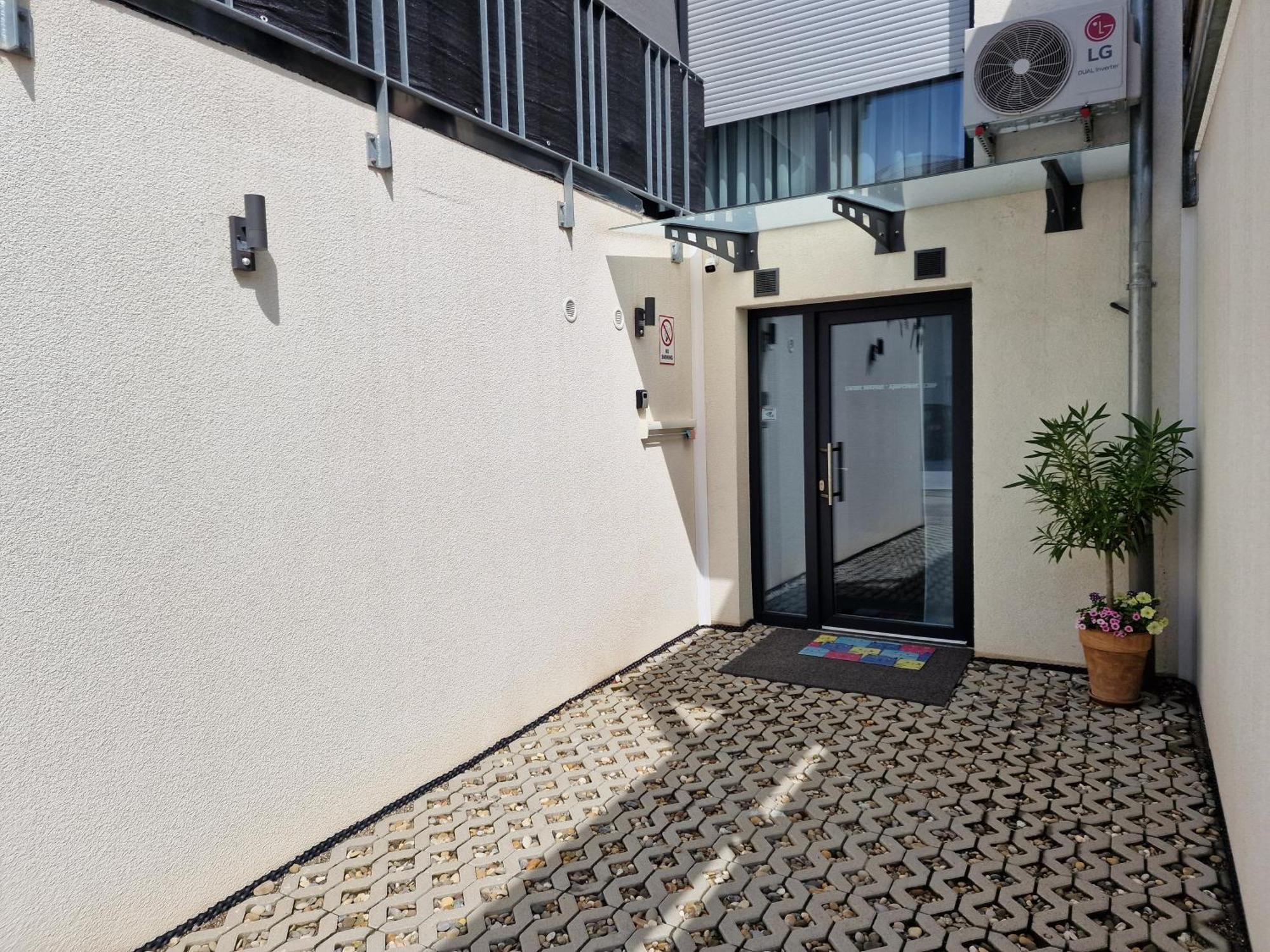 Sweet Retreat Apartment Lahr ลาร์ ภายนอก รูปภาพ